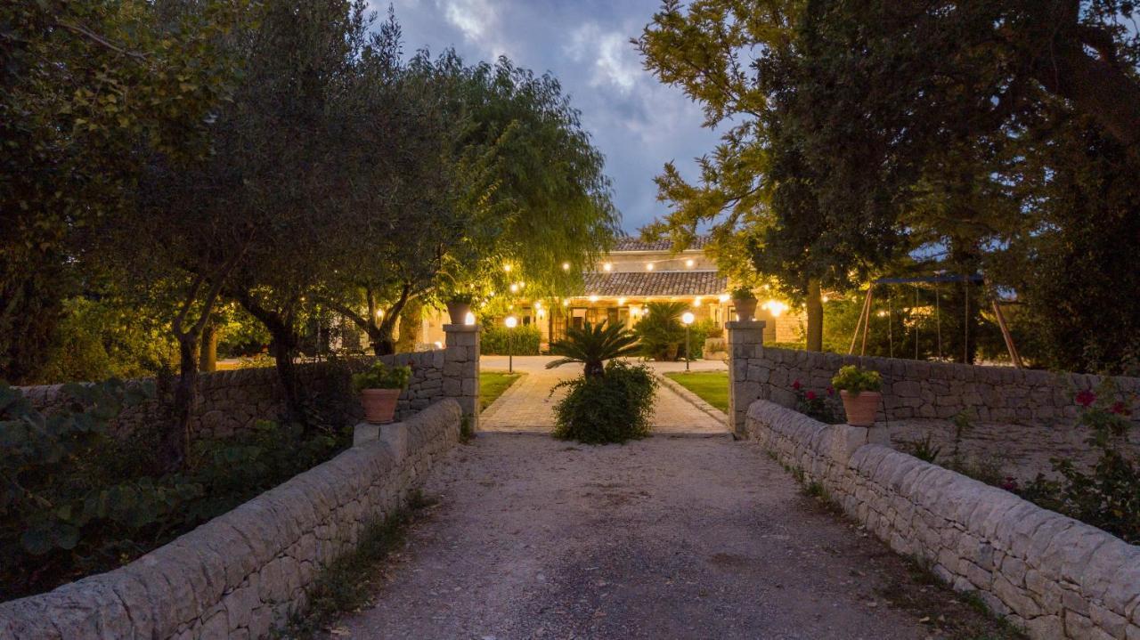 Гостьовий будинок Casale Della Contea Модіка Екстер'єр фото